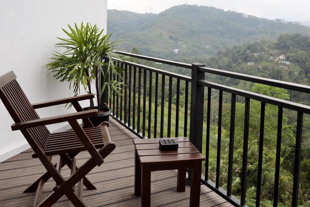 Riverbank Resort Gampola Exterior photo